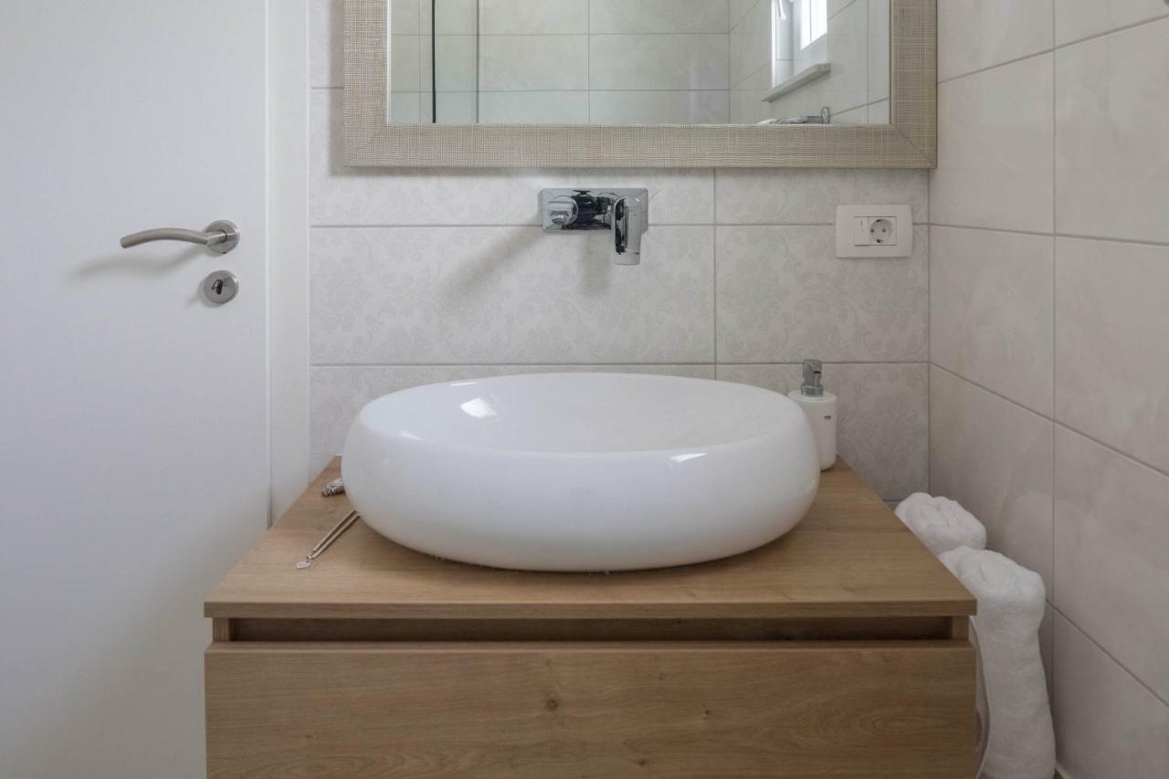 Apartman Nada Sinj Eksteriør billede
